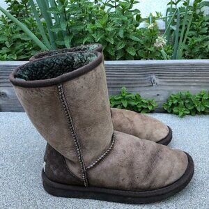 UGG Australia Classic Short Womens W 6 Brown Shearling Leather Winter Boots 5825